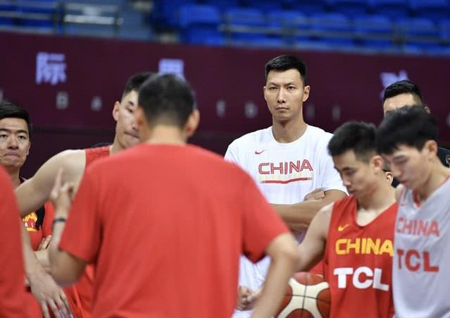 中国男篮将参加NBA夏季联赛(中国男篮抵美参加夏季联赛，周琦获得大量关注，重返NBA仍有机会)