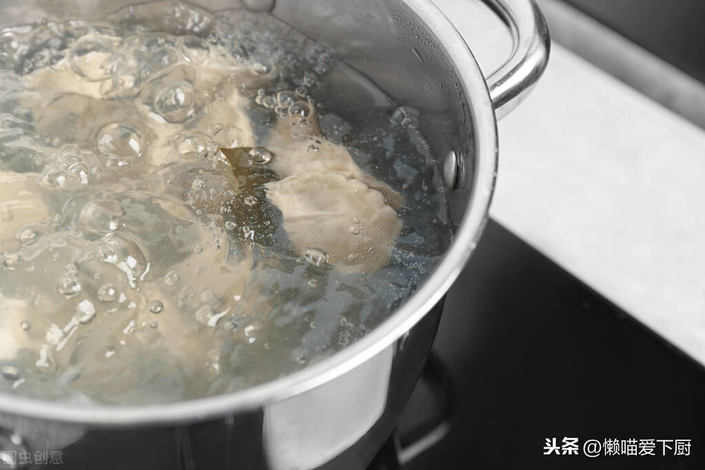 煮饺子为什么要加三次冷水（煮饺子的3个注意事项）