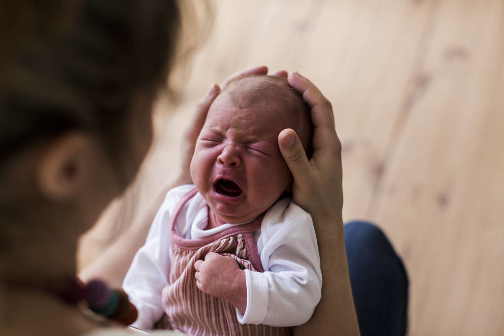 新生儿哭有三种情况，如何准确判断是哪种？试试这个“排除法”