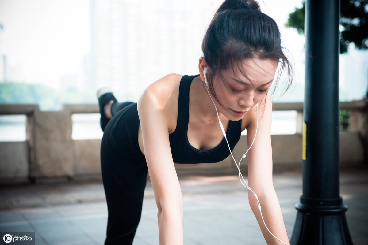 女生為什麼要多練背？看完這4點，讓你知道背部訓練的重要性