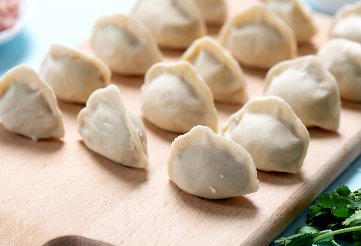 煮饺子，怎么煮才不破皮？牢记“这3点”，冻饺子也能个个完整
