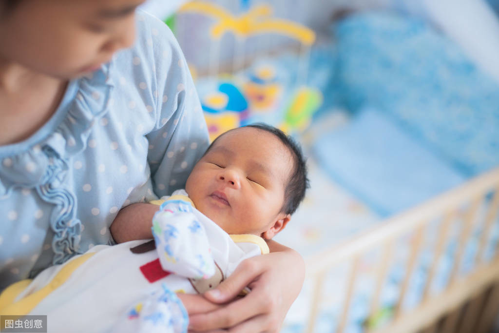 婴儿枕骨突出怎么办（新生儿什么样才算正常）