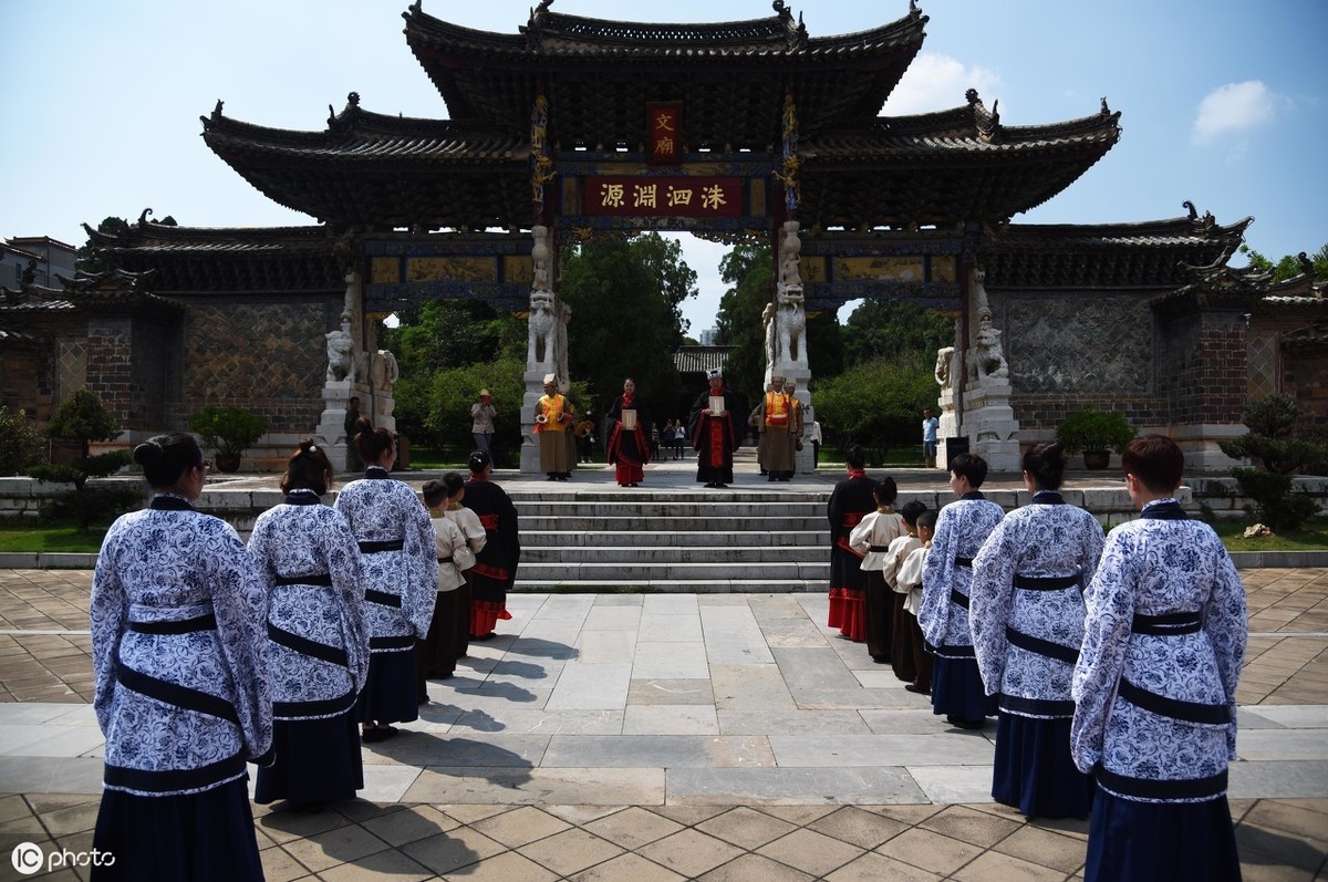 中国传统的“夷夏观”：佛教和本土主导思想的冲突和艰难求生