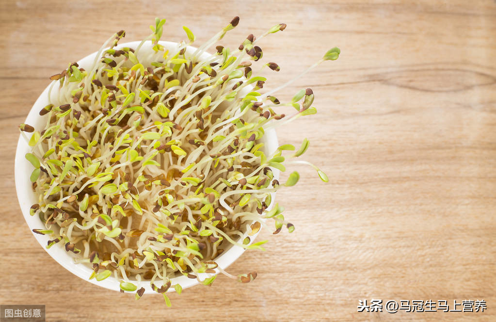 苜蓿草的功效與作用及食用方法,苜蓿草的功效與作用及食用方法苜蓿怎樣做好吃