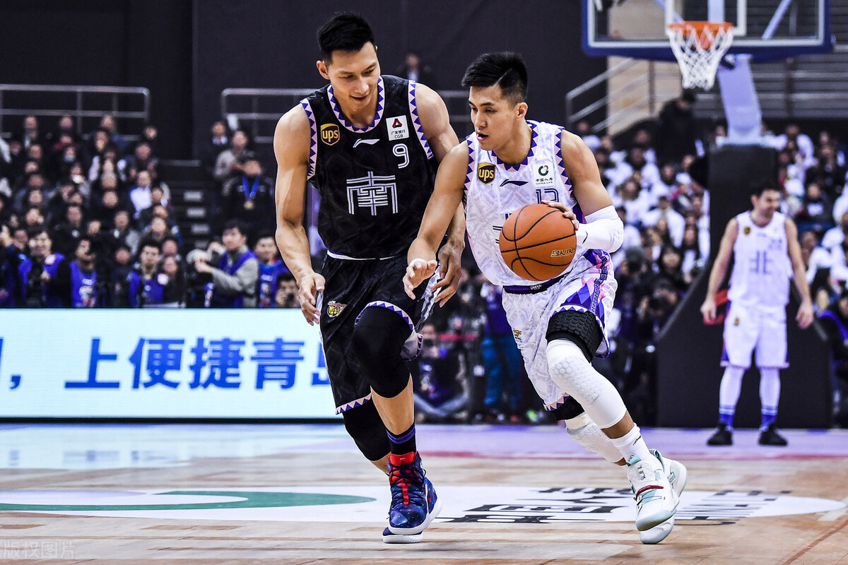 为什么cba有些美国人爱看(CBA远比不上NBA，咋还有这么多人关注？资深球迷告诉你真相)