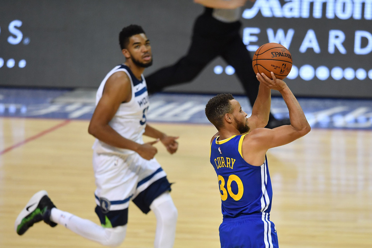 nba为什么会出现小球时代(理性分析为什么库里能开创小球时代！而当年纳什引领的太阳就不行)