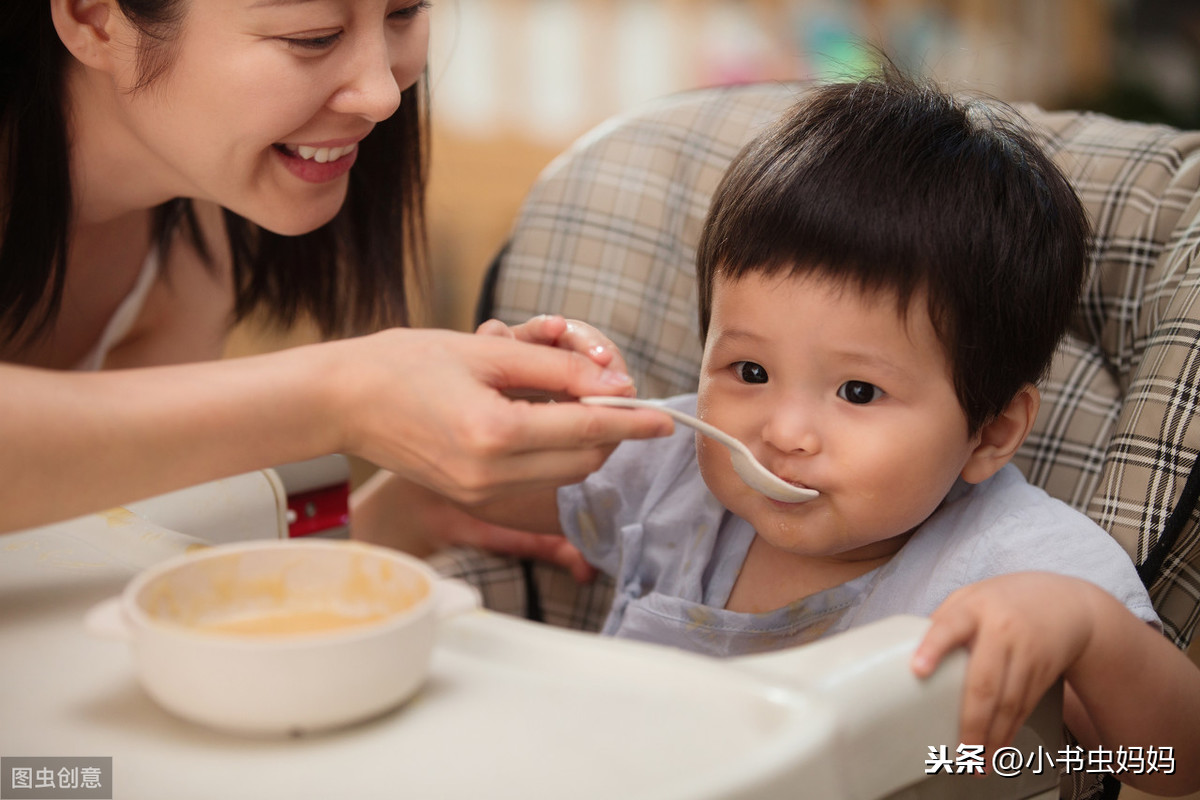 七个月婴儿可以吃什么辅食（宝宝8个月还在吃米粉）