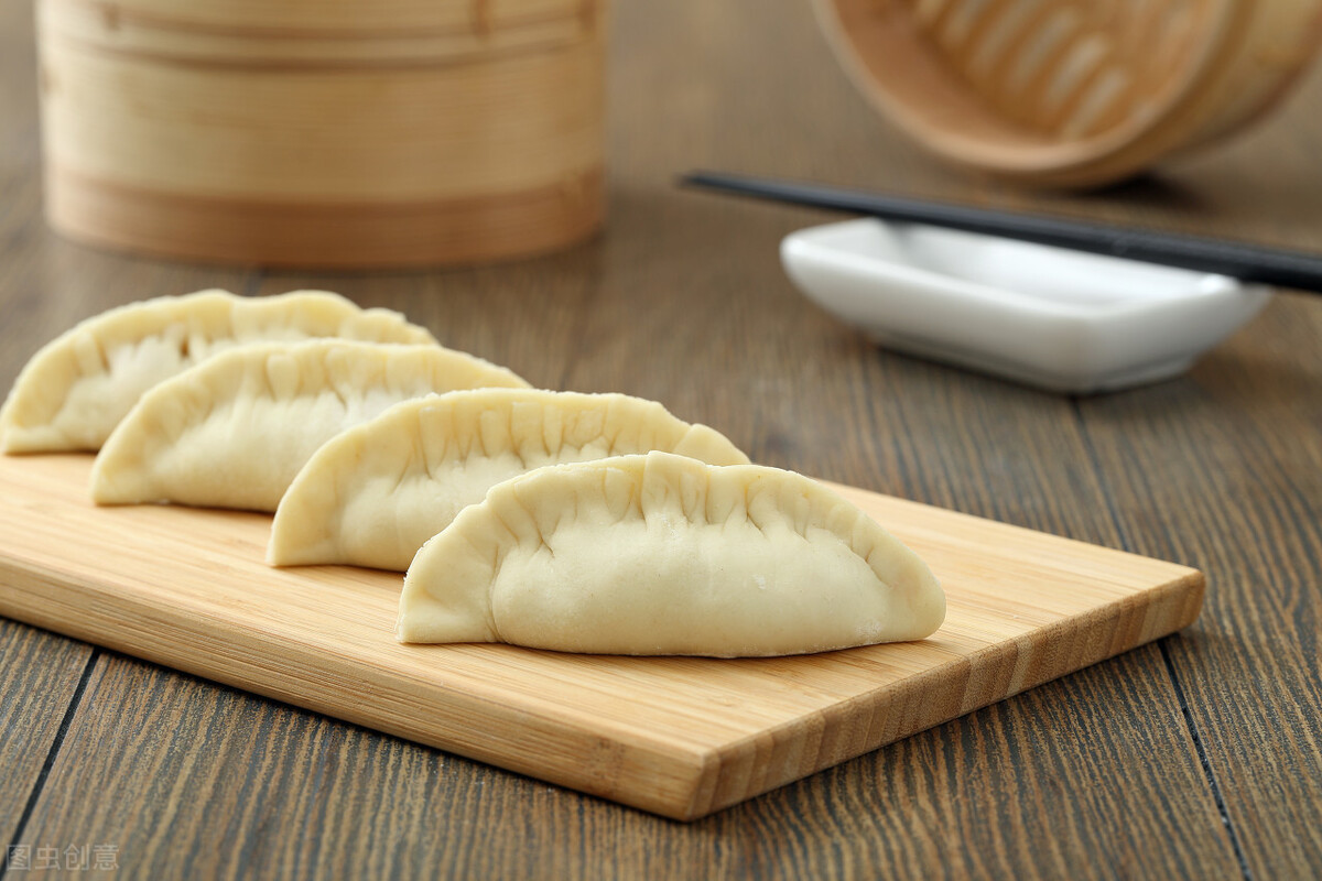 煮饺子，怎么煮才不破皮？牢记“这3点”，冻饺子也能个个完整