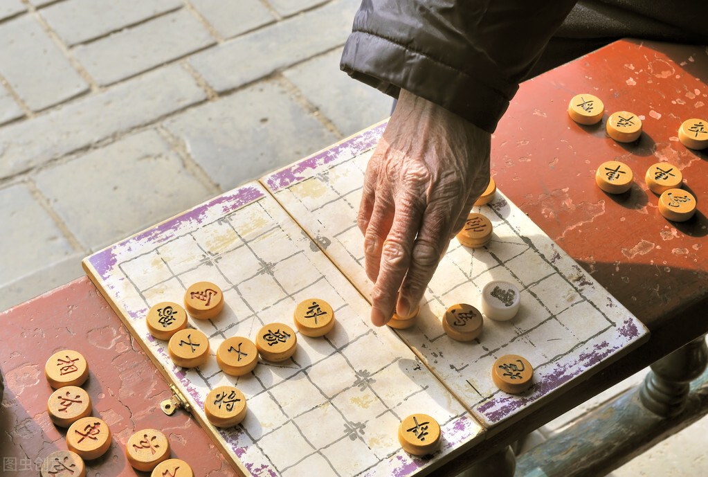 象棋马怎么算蹩脚视频（大师下象棋的技巧）