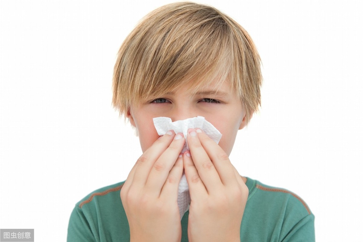 孩子感冒流鼻涕？2个方法，连用2天，鼻涕不流了