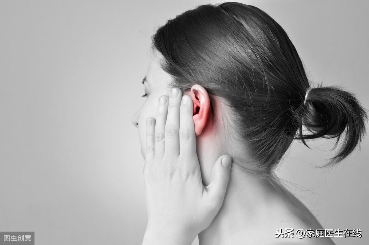 耳朵皮下组织很少,当发生炎症的时候就会增加其压力和张力,对神经末梢