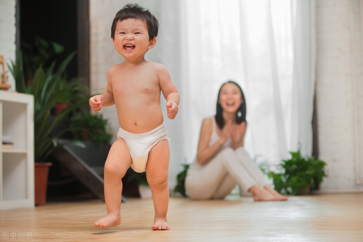 婴儿漏屁股怎么治疗（如何给宝宝进行如厕训练）