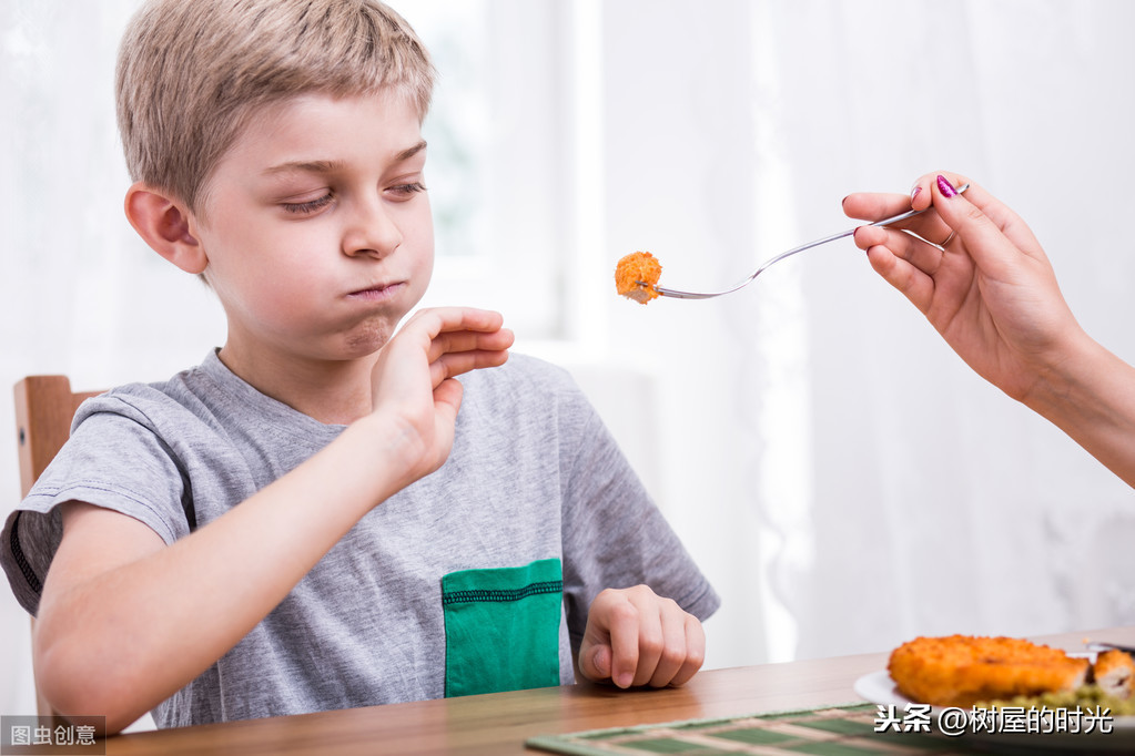 孩子着凉呕吐需要注意哪些事项？这些护理窍门爸爸妈妈要保存好