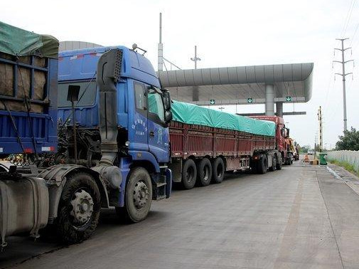 多地颁布道路新规，货车1年内超限3次吊销运营证，卡友：动真格？