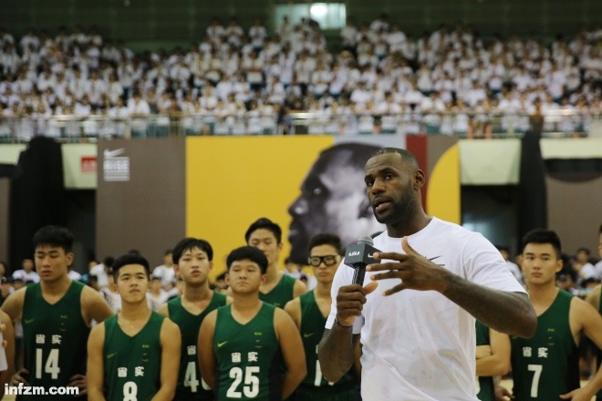 有哪些nba球星来广州(NBA球星詹姆斯广州行)