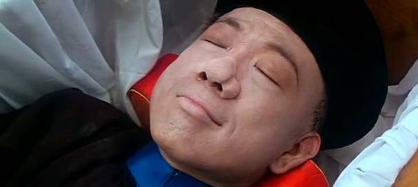 影照1982年,午马执导电影恐怖片《人吓人》,并在片中饰演马麟祥;1984