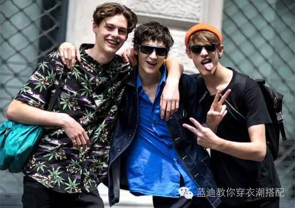 型男秋季穿搭秀，早秋各路型男的百搭亮色系色裤穿搭：黄色篇！