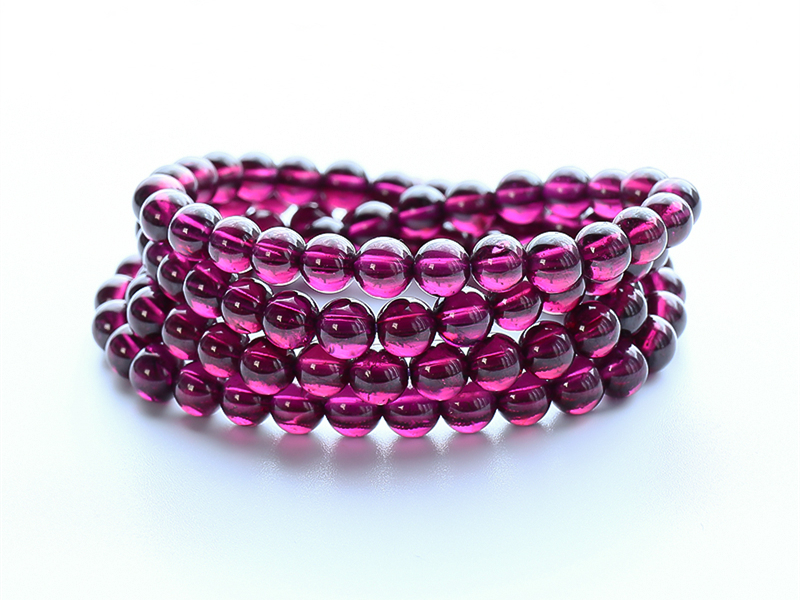 黑色石榴石的功效与作用佩戴禁忌(你只知道石榴石是女人石,却不知它