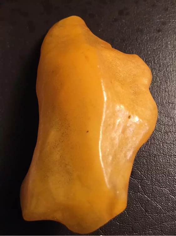 俄罗斯又发现蜜蜡矿，而且都是大块头