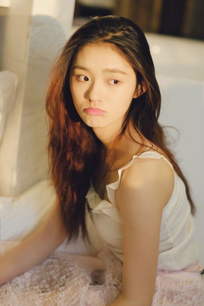 演员林允，从十二万人中脱颖而出，20岁成三十亿票房女主