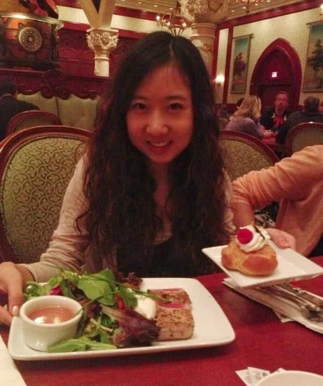 杨舒平：为拿绿卡背弃祖国，夸美国诋毁中国，如今在家啃老