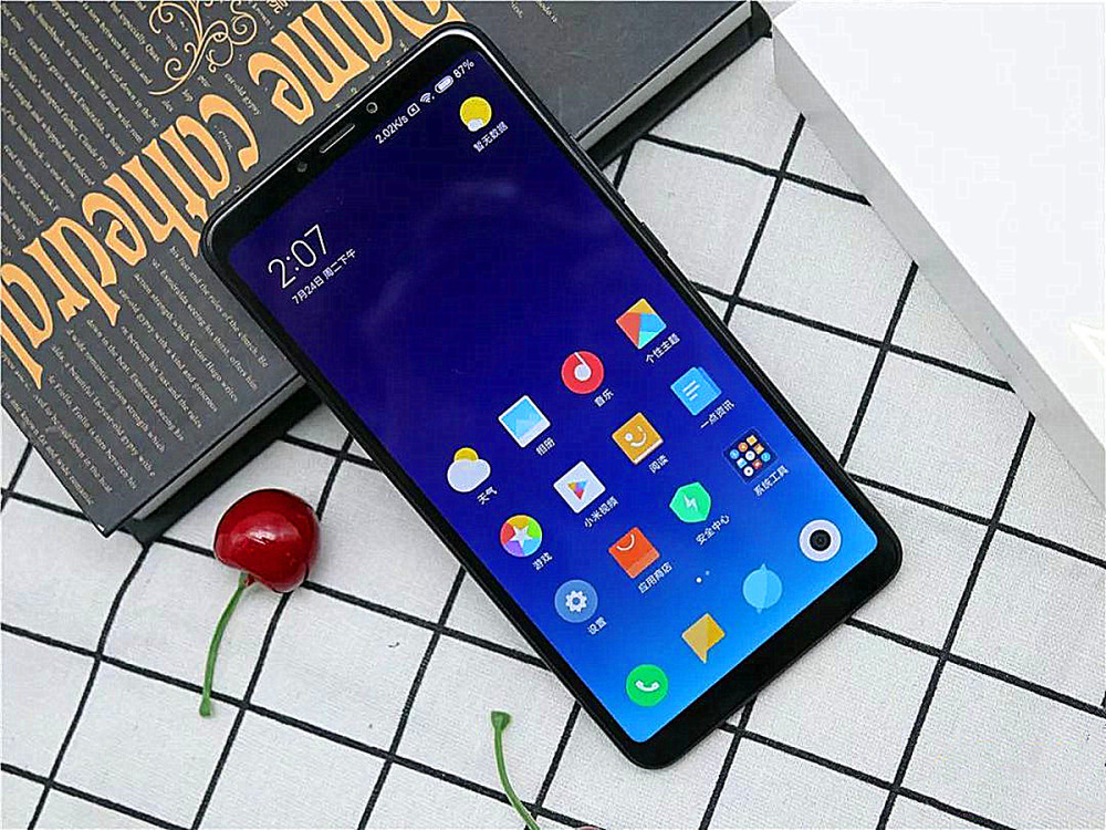 大屏手机怎么选 这三款看过来 款款都高性价比高颜值视频党的最爱