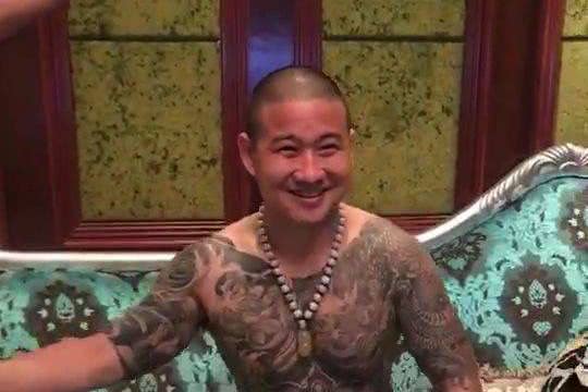 昆山龙哥塞着肠子喊救命播放(昆山龙哥塞肠子十秒视频哪里有)