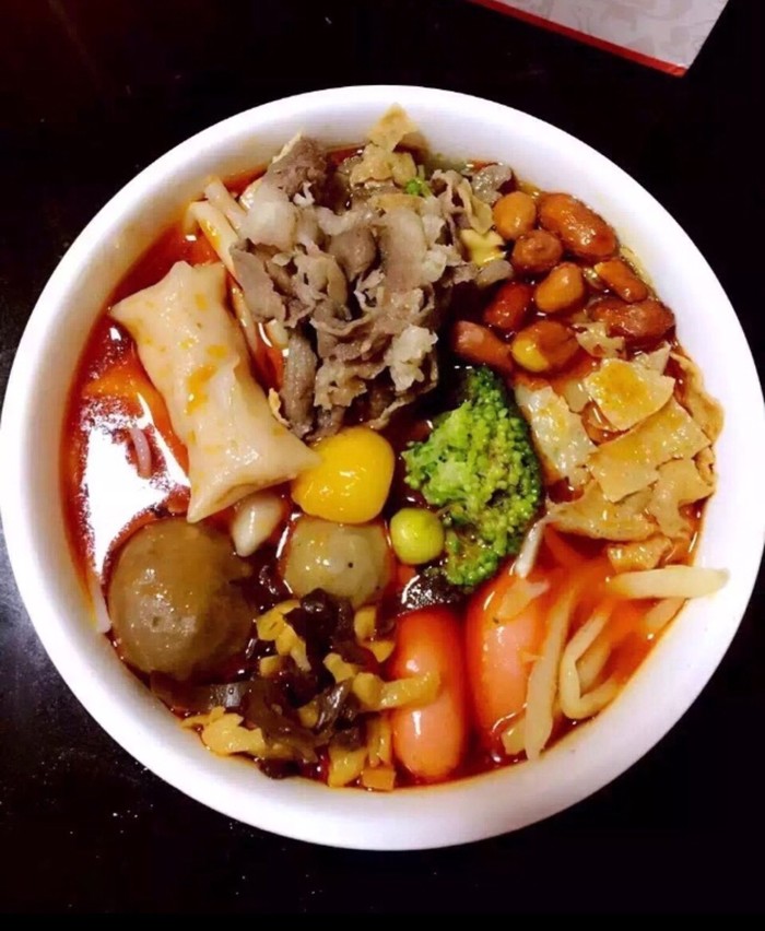 赵本山女儿花1000万镶牙，800万整容鼻子！网友痛批：富不过三代