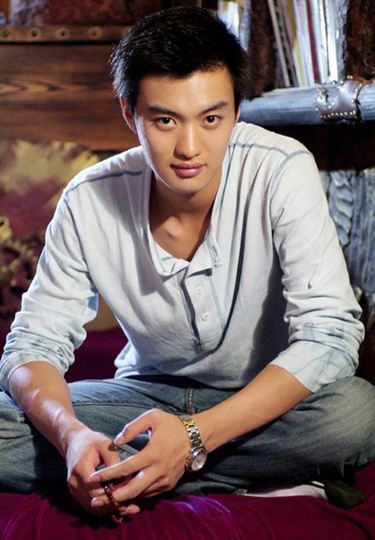 娱乐圈的8大“海岩男郎”，年轻时个个丰神俊朗，气宇不凡