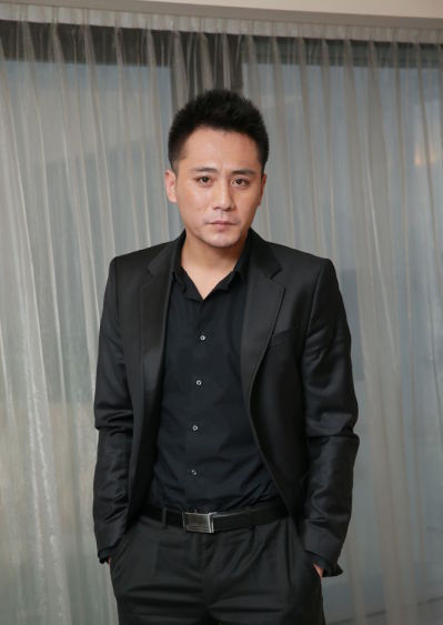 娱乐圈的8大“海岩男郎”，年轻时个个丰神俊朗，气宇不凡