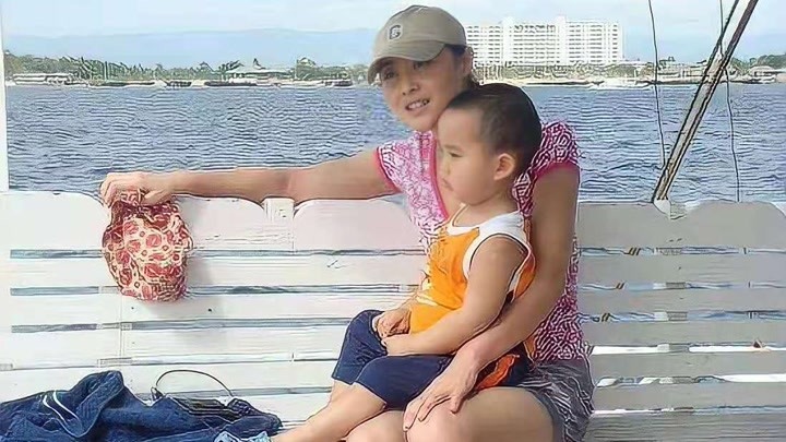 张健：是刘蓓的一婚和三婚丈夫，欠债3个亿，没脸出席儿子的婚礼