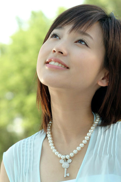 39岁的金莎甜美如初，网友：对她永远有18岁的滤镜，她凭什么？