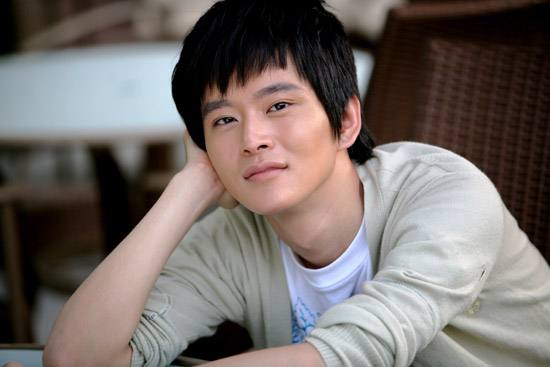 娱乐圈的8大“海岩男郎”，年轻时个个丰神俊朗，气宇不凡