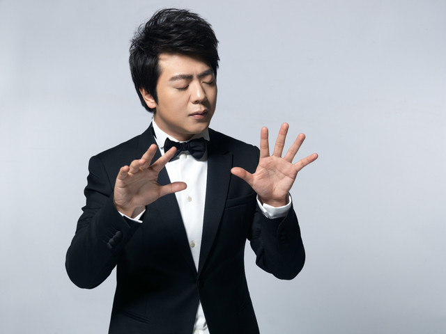 比起李云迪的自甘堕落，“钢琴王子”郎朗的清醒，真叫人佩服
