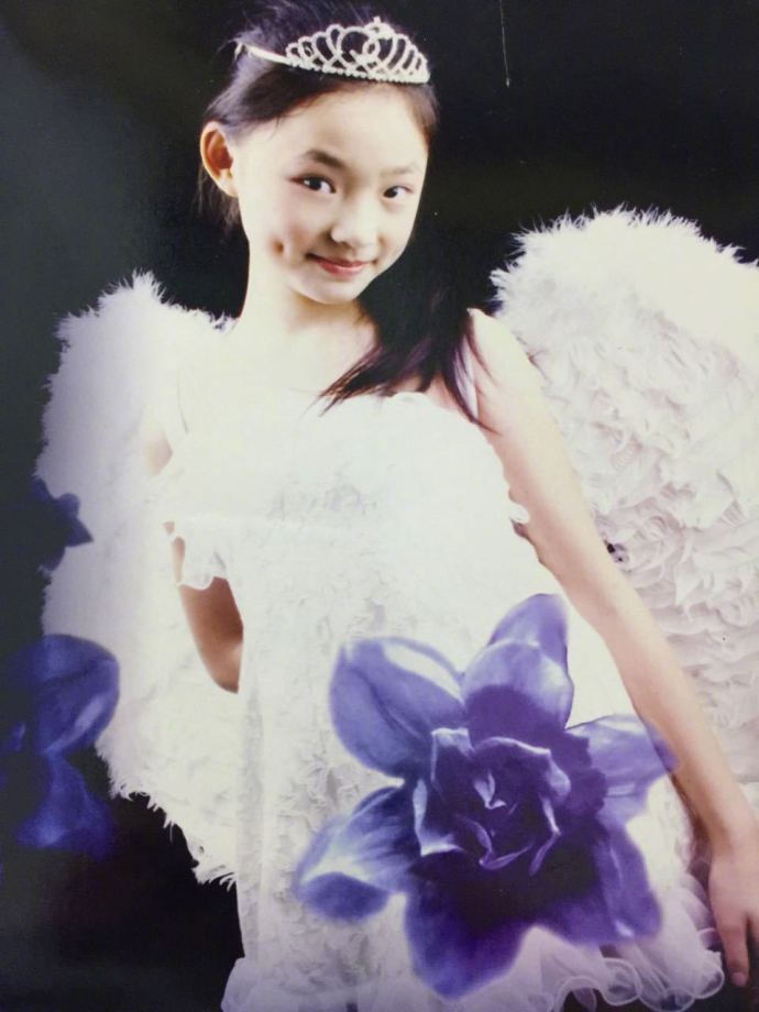 演员林允，从十二万人中脱颖而出，20岁成三十亿票房女主