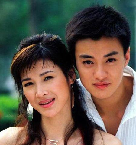 娱乐圈的8大“海岩男郎”，年轻时个个丰神俊朗，气宇不凡