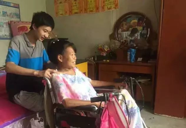 17年河北理科状元744分考上清华，校长亲自拜访，推门后直接泪目