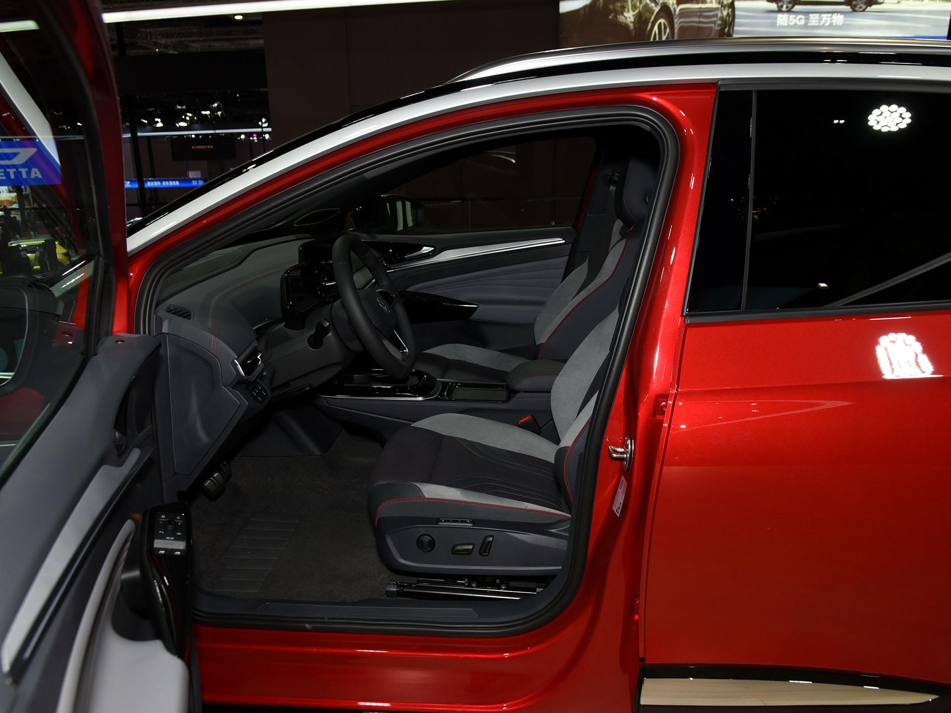 合资大众纯电SUV，550公里续航，半小时充电，实拍大众ID.4 CROZZ
