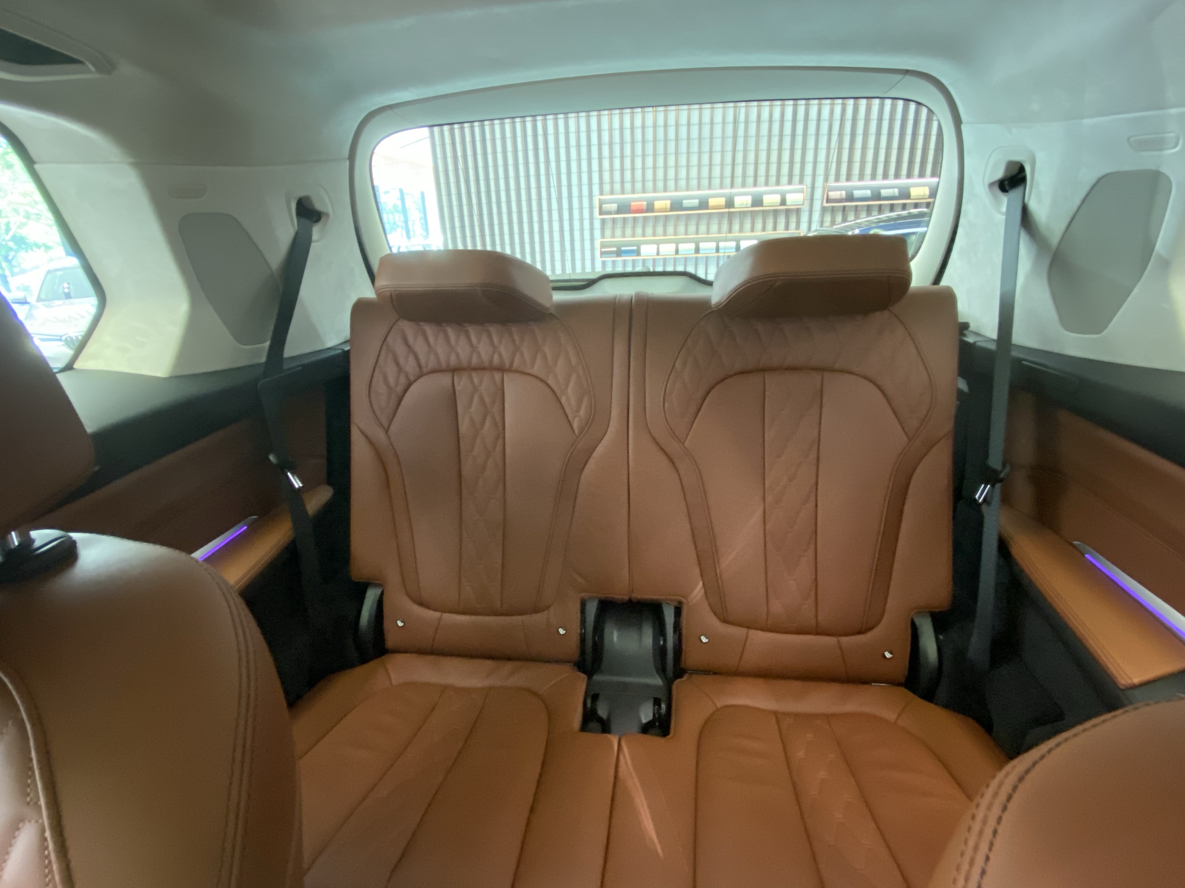 材料工程师评静态BMW X7：百万级宝马不该有槽点｜潘工车记