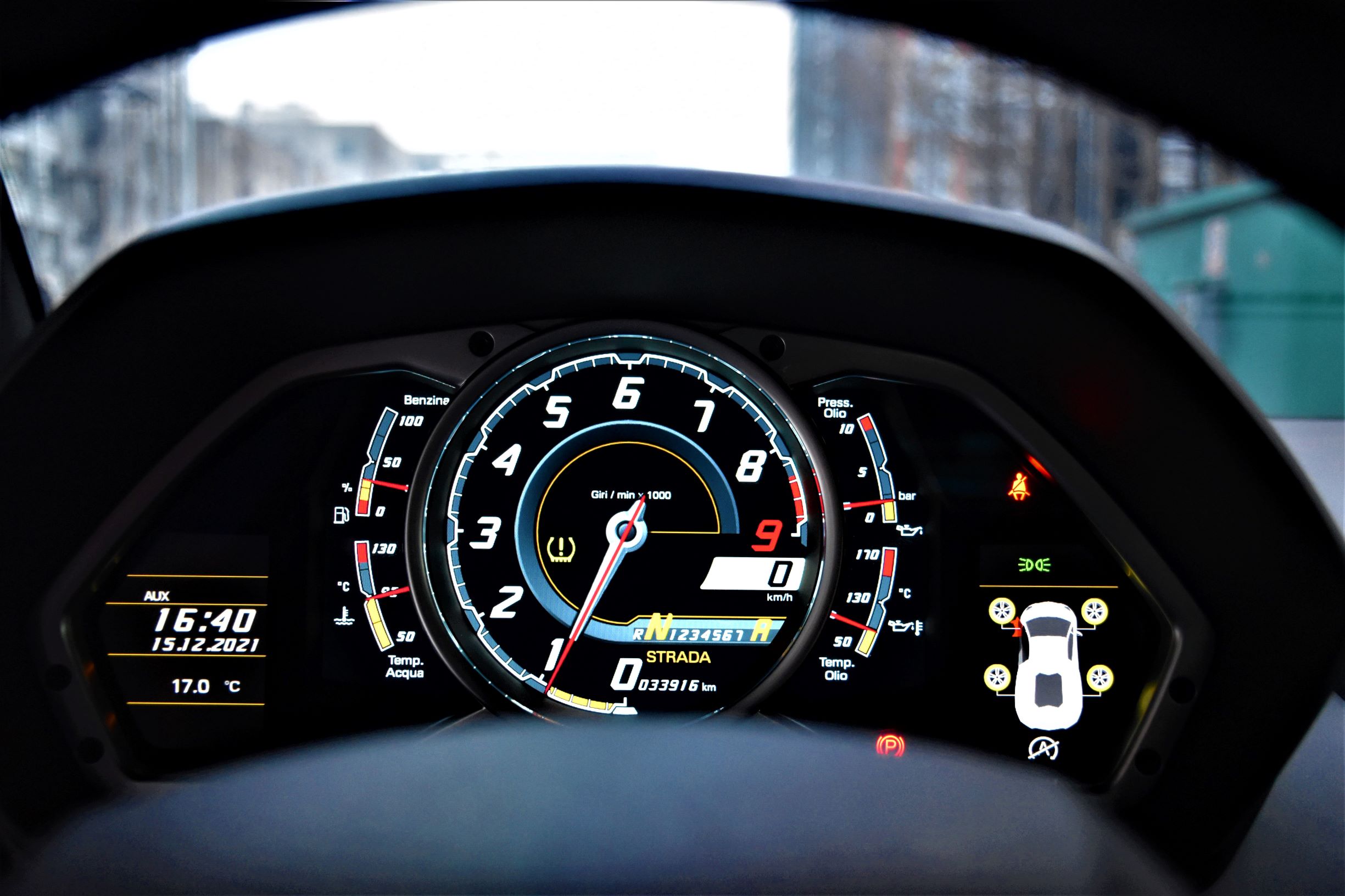 第一次开兰博基尼Aventador LP 700是种什么体验？