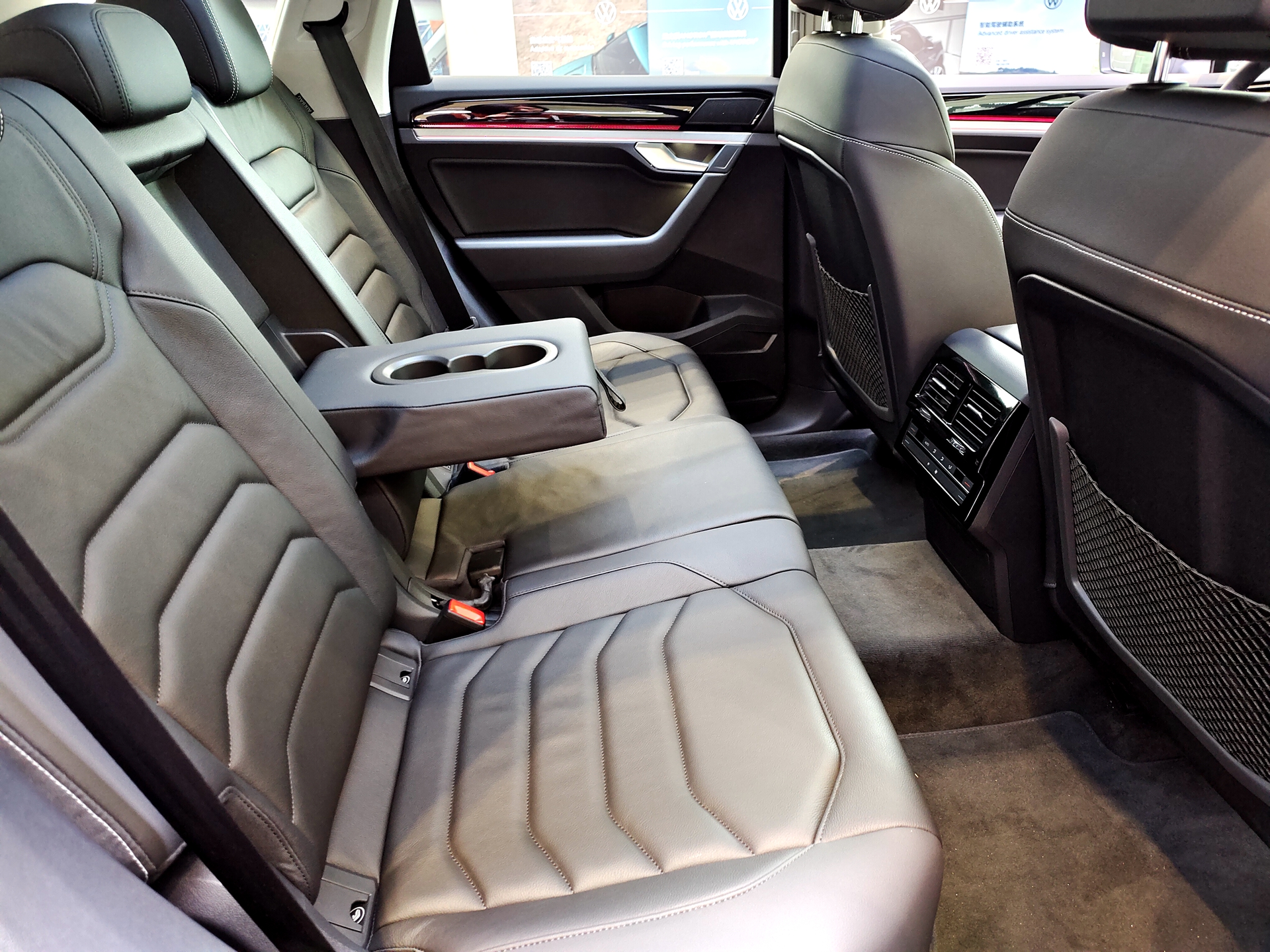 家族旗艦SUV 大眾途銳插混版實拍 能上綠牌不限號