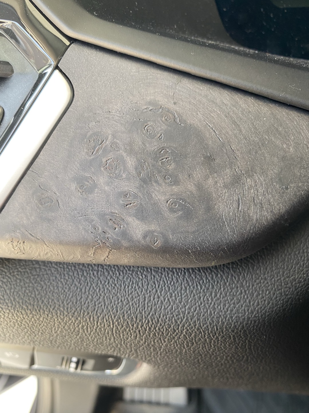 材料工程师评静态BMW X7：百万级宝马不该有槽点｜潘工车记