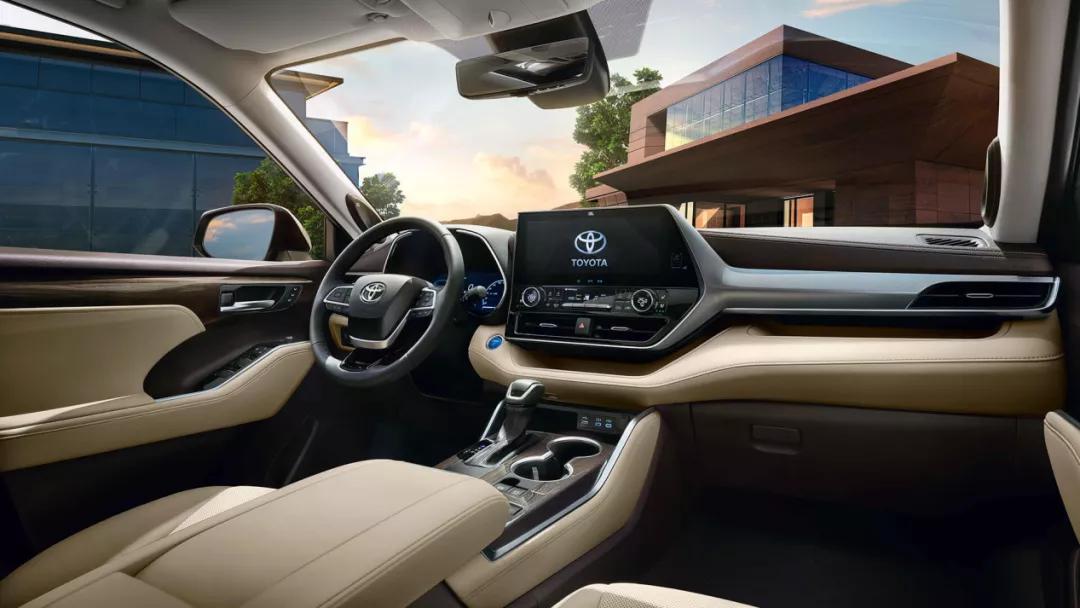 跨级别选车|国产旗舰领克09、合资标杆汉兰达，你会选谁？