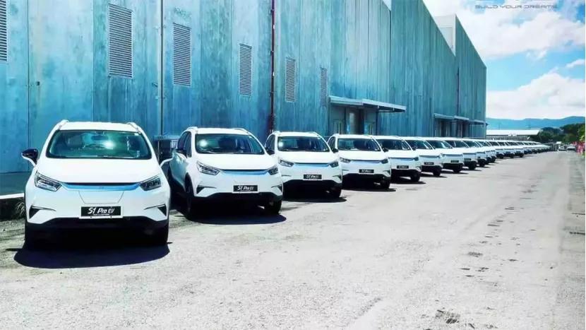 宝马发布XM概念车图片；蔚来ET7首批预生产车下线