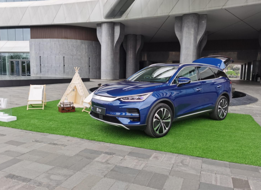 奔驰T级无伪谍照曝光；新款比亚迪唐EV首发