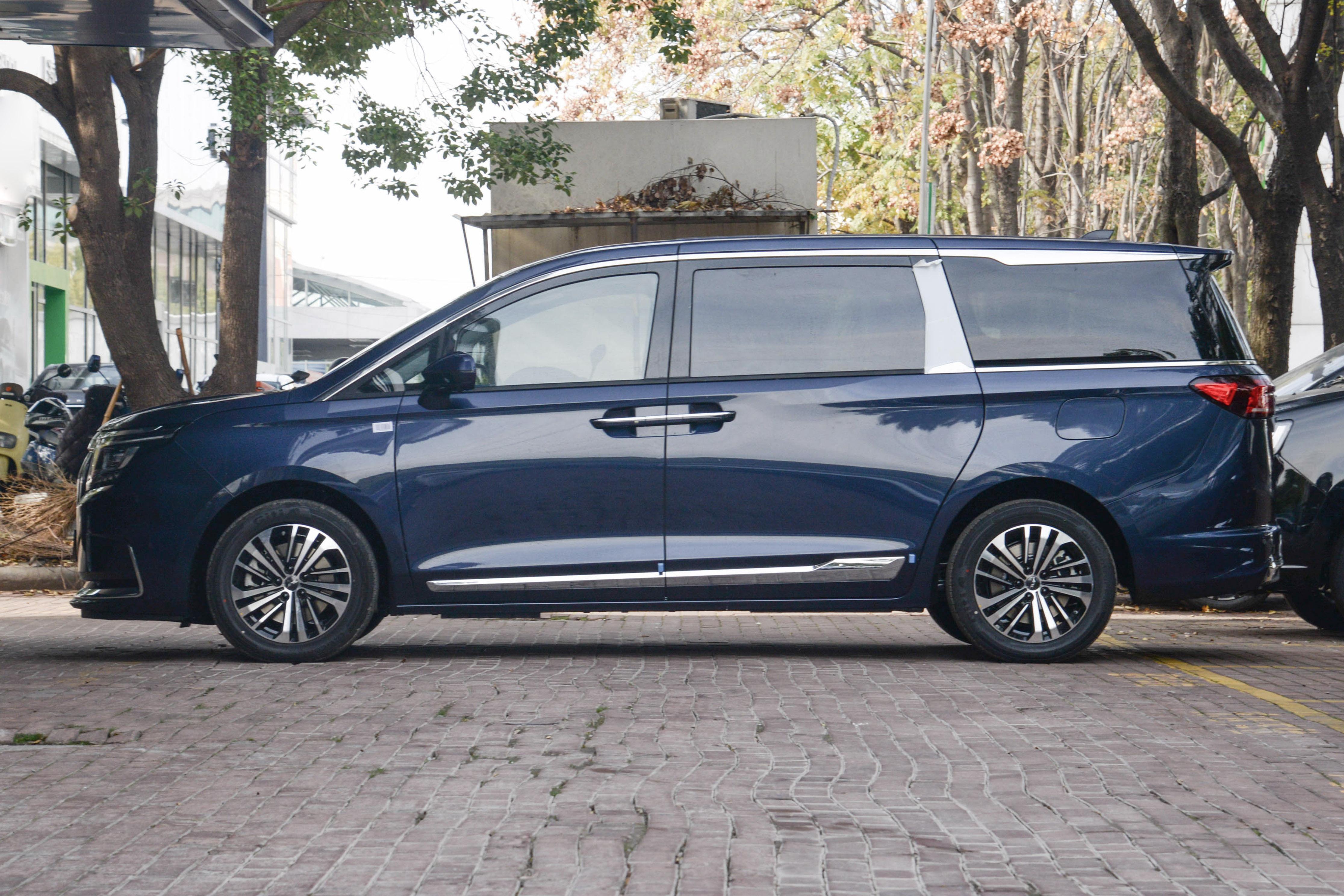 瑞风RF8深度评测：越级智电MPV，家用商务两相宜