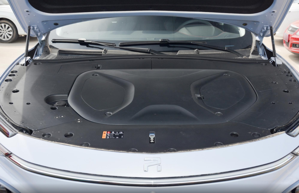 配全景天窗，零百加速4.8秒，体验2021款飞凡MARVEL R