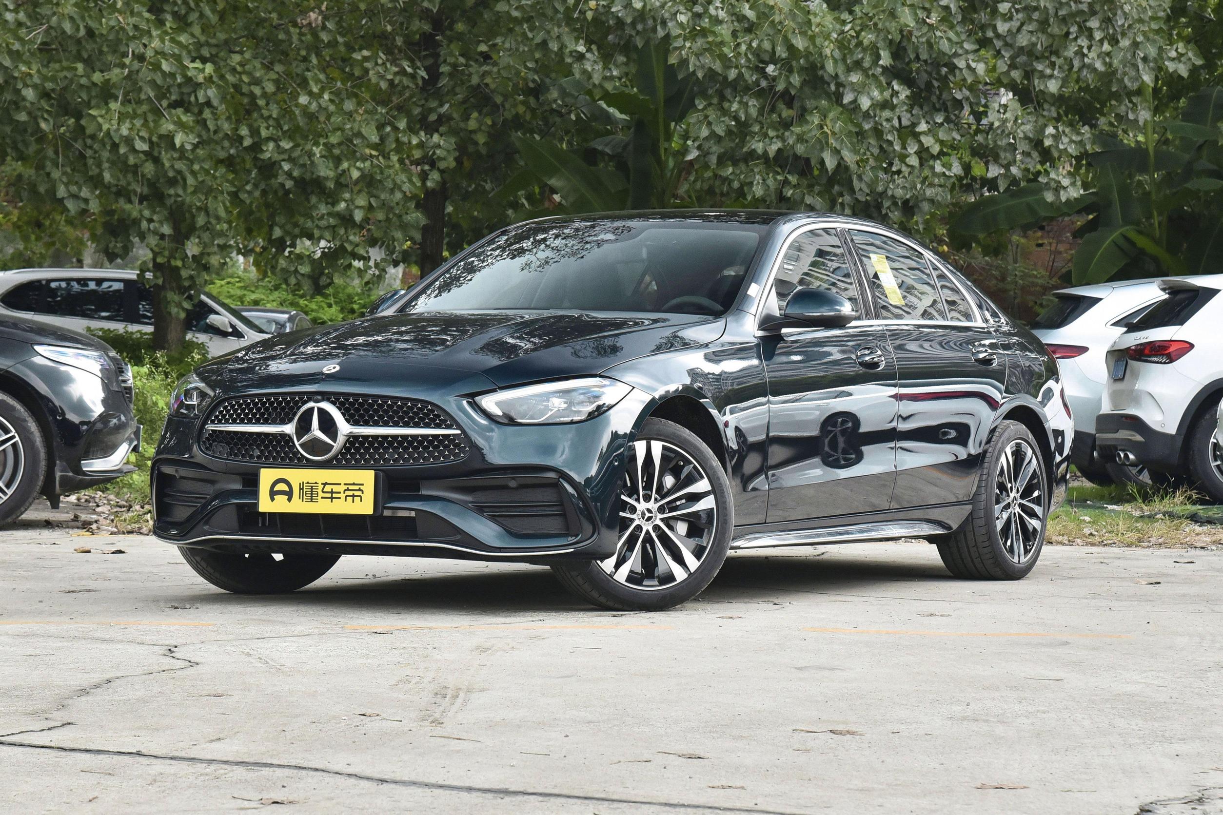 解读奔驰C级PHEV 2022款 C 350 eL，搭载插电式混合动力的豪华