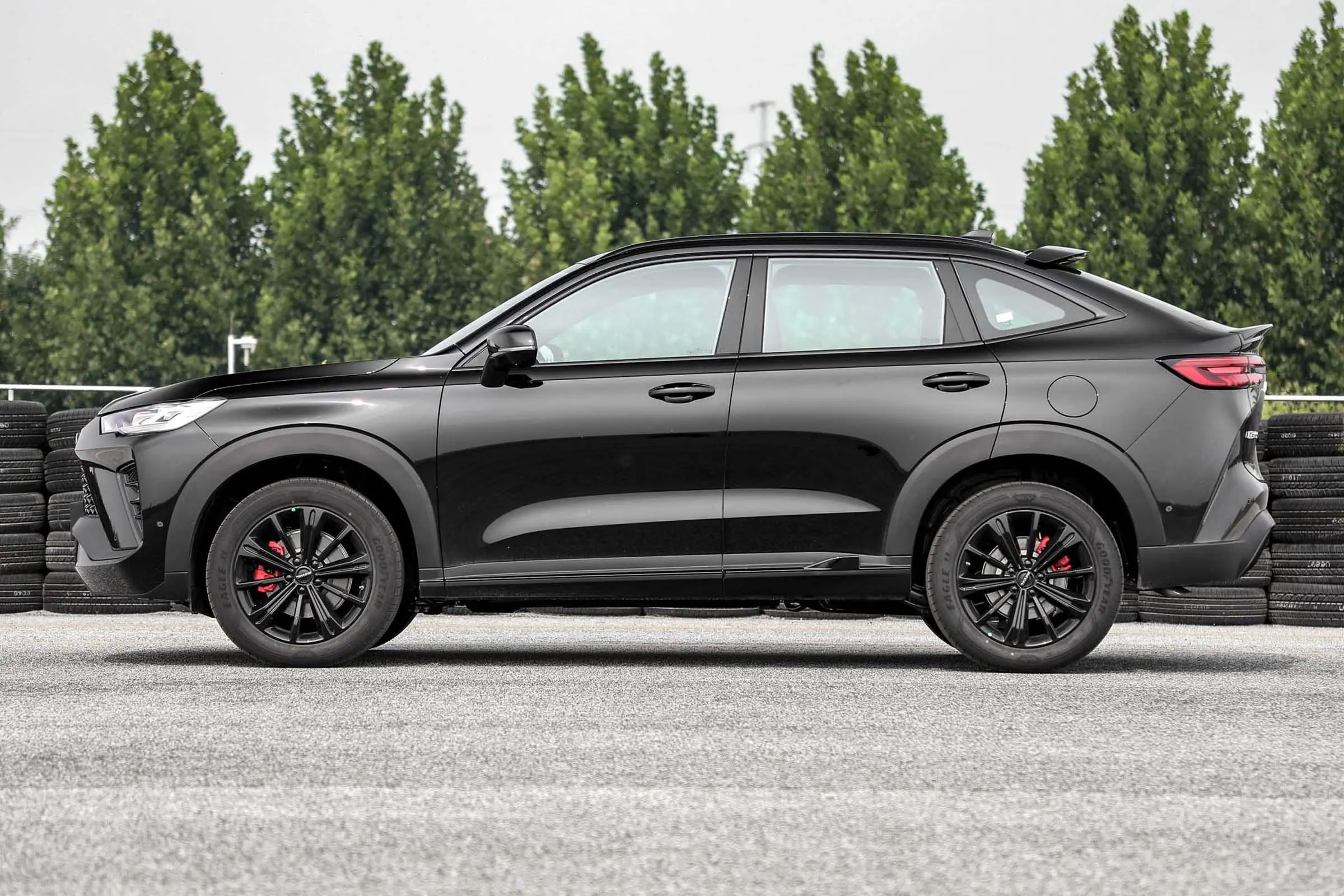 哈弗H6S:2.0T发动机+6.8s零百的SUV,考虑一下?
