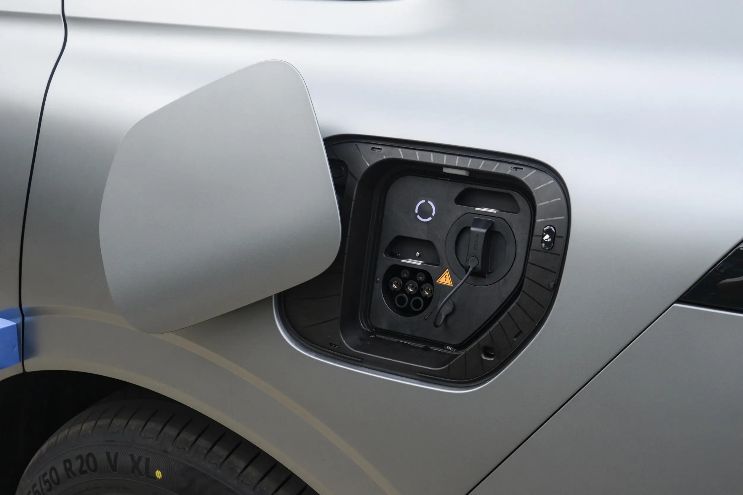 奇瑞的“王牌”SUV！长近5米，4.8秒破百+空气悬挂，续航超1300km
